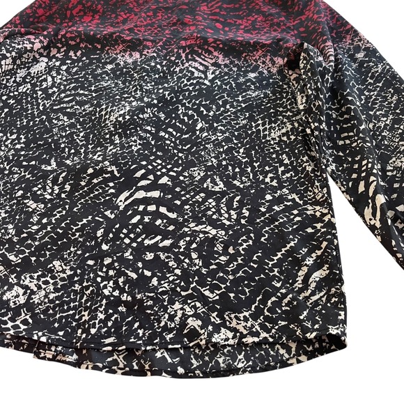 Calvin Klein Women XL Red Black Snakeskin Print Roll Tab Sleeve Button Front Top - Picture 16 of 16